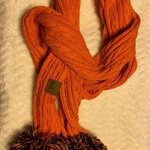 C.C Scarf (NWOT) Host Pick🎉